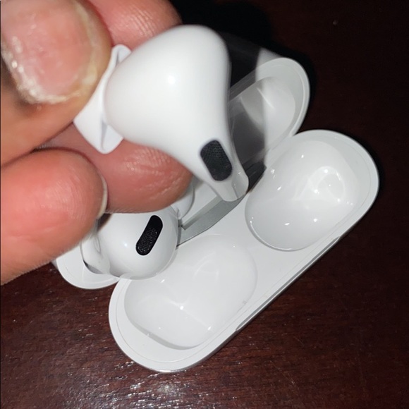 Air pods 2 - Picture 2 of 3